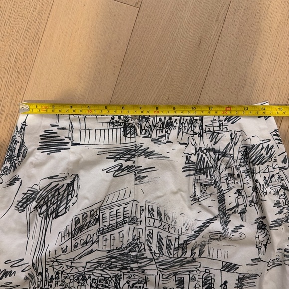 White and Black Graphic City Print Skirt - Picture 5 of 5